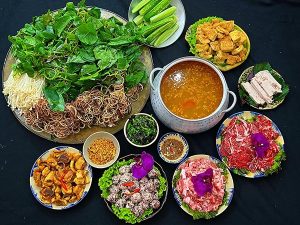 Cách làm lẩu riêu cua sườn sụn ngon miệng để chiêu đãi bạn bè
