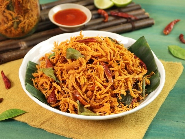 cách làm khô gà lá chanh